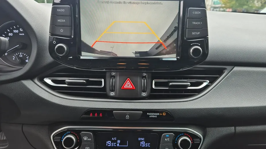 HYUNDAI i30 -