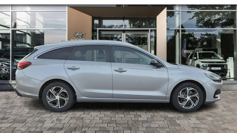 HYUNDAI i30 -