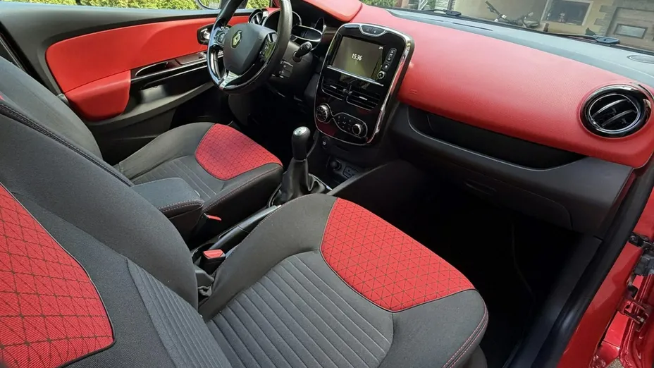 RENAULT Clio -