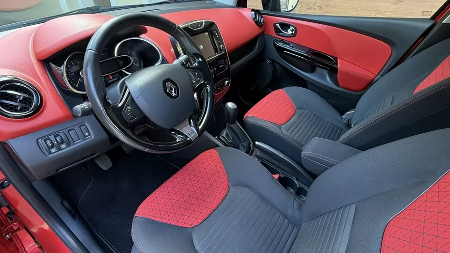 RENAULT Clio -