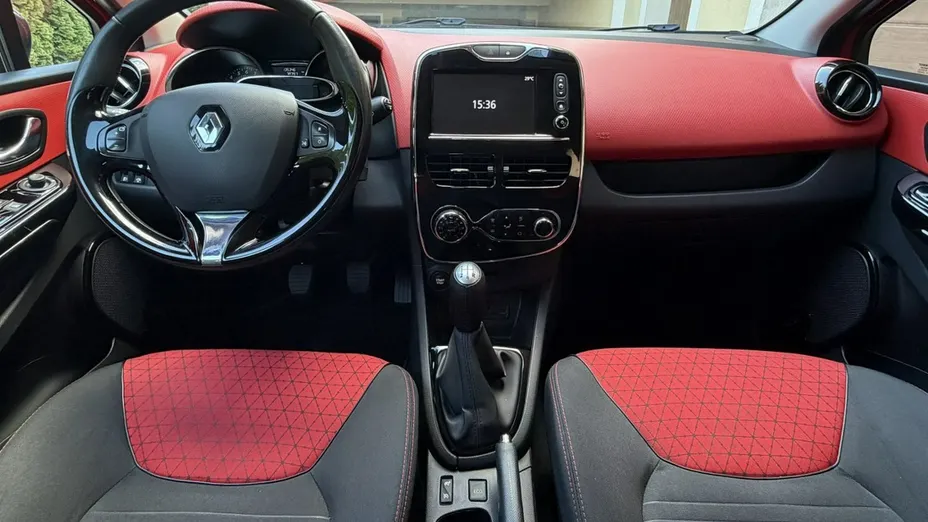 RENAULT Clio -