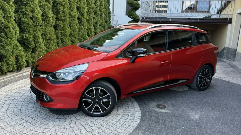 RENAULT Clio -