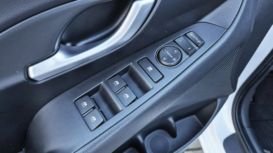 HYUNDAI i30 -