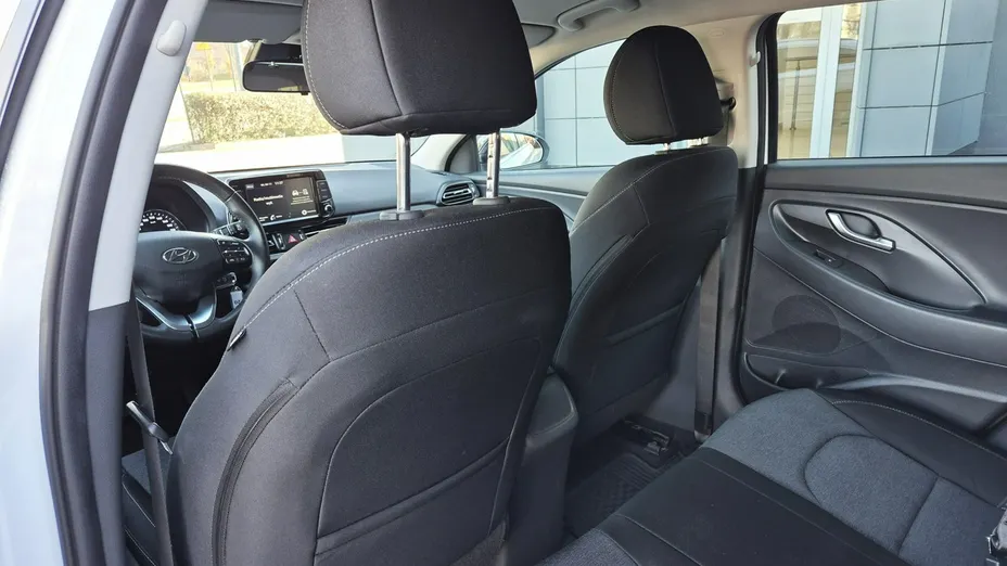 HYUNDAI i30 -