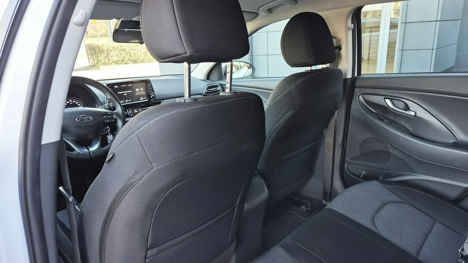 HYUNDAI i30 -