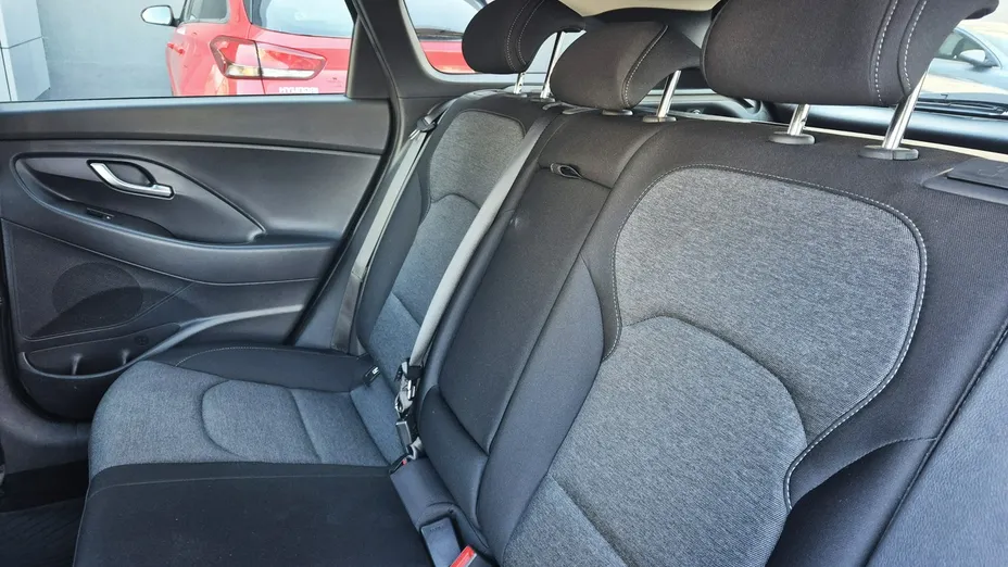 HYUNDAI i30 -