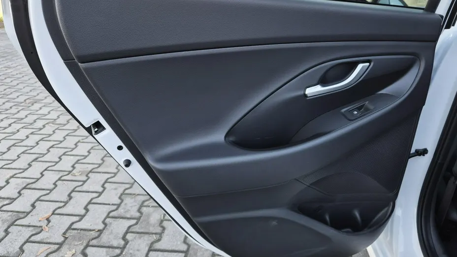 HYUNDAI i30 -