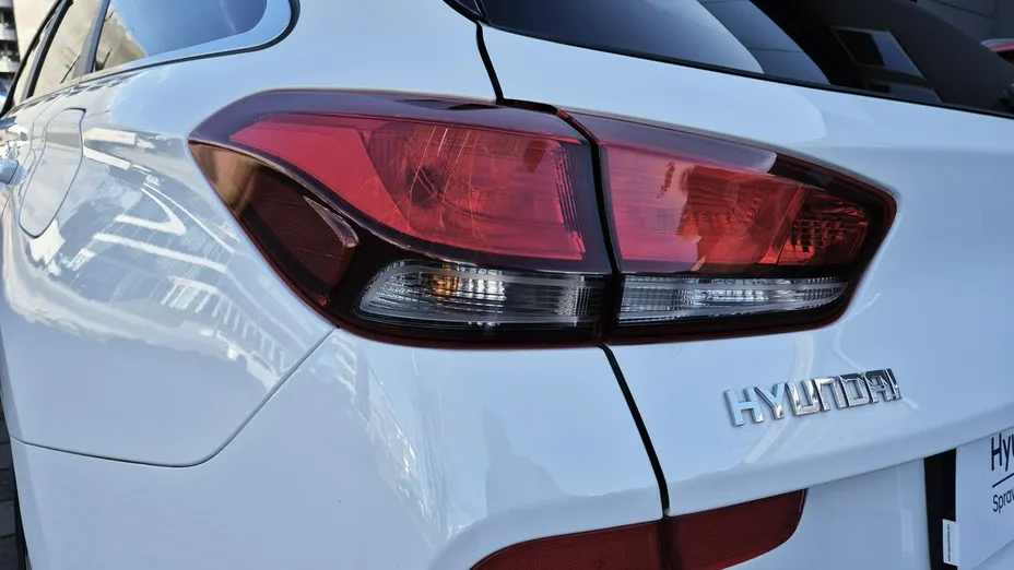 HYUNDAI i30 -