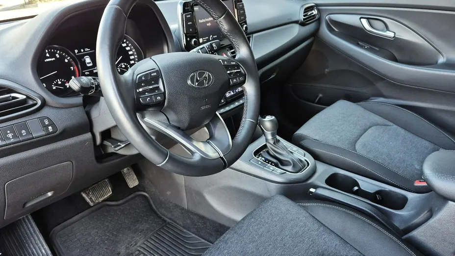 HYUNDAI i30 -