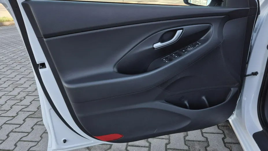 HYUNDAI i30 -