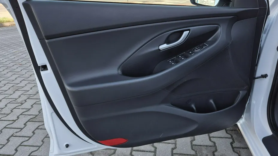 HYUNDAI i30 -