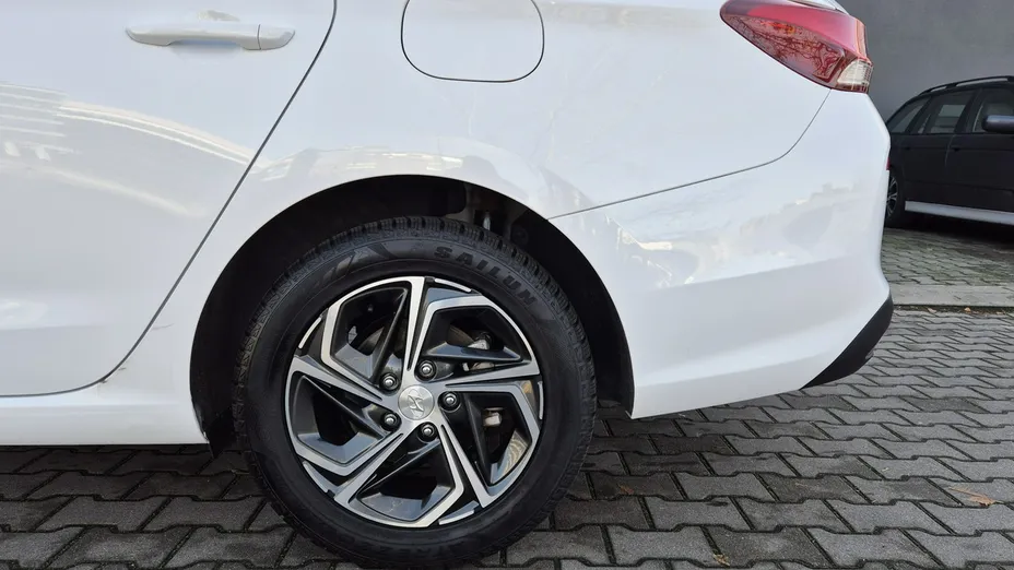 HYUNDAI i30 -