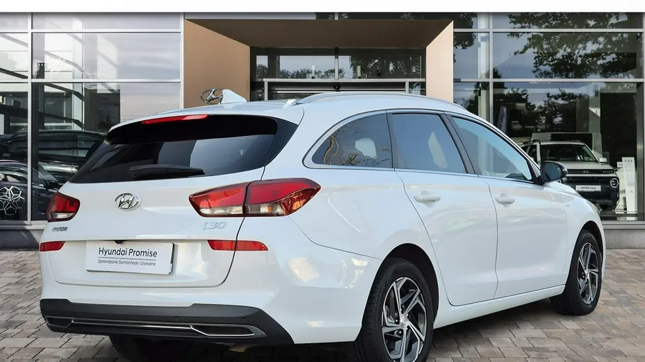 HYUNDAI i30 -