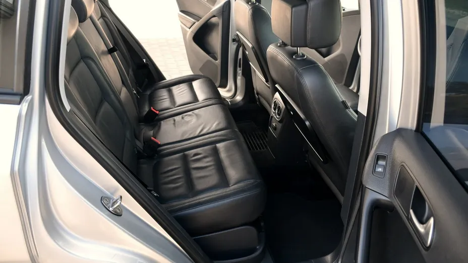 VOLKSWAGEN Tiguan -