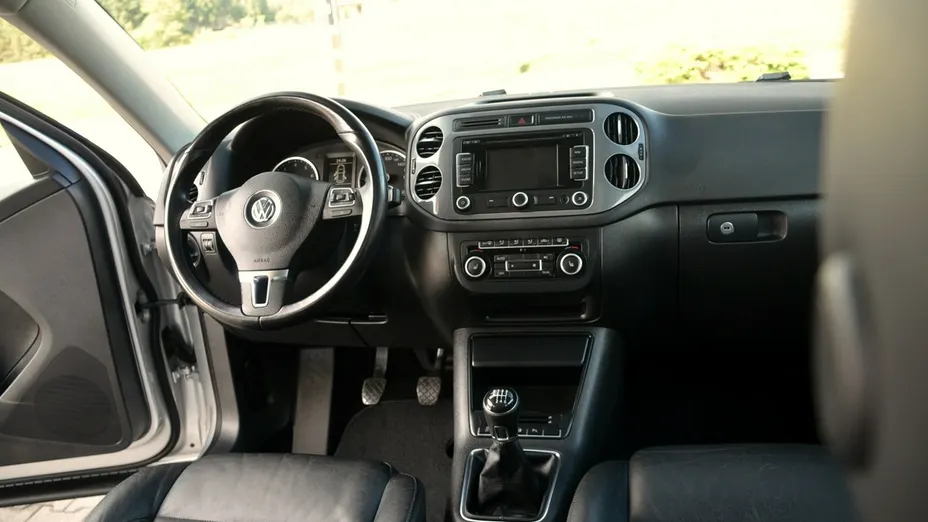 VOLKSWAGEN Tiguan -