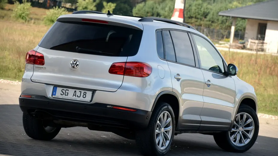 VOLKSWAGEN Tiguan -