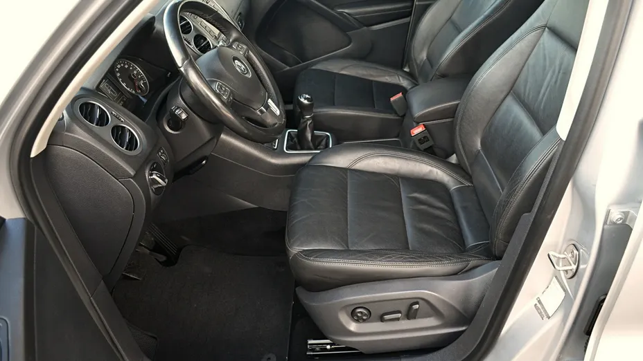 VOLKSWAGEN Tiguan -