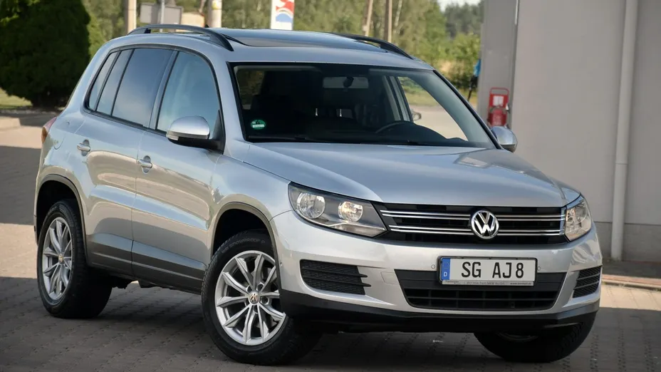 VOLKSWAGEN Tiguan -