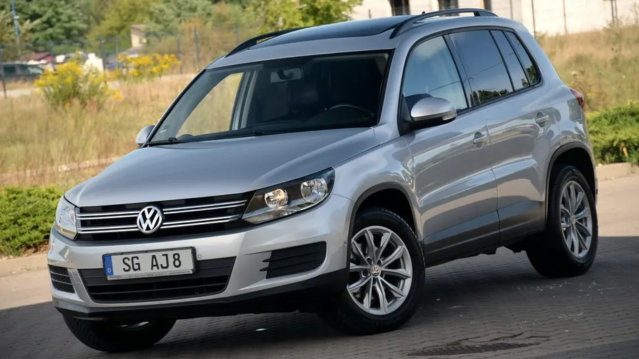 VOLKSWAGEN Tiguan -