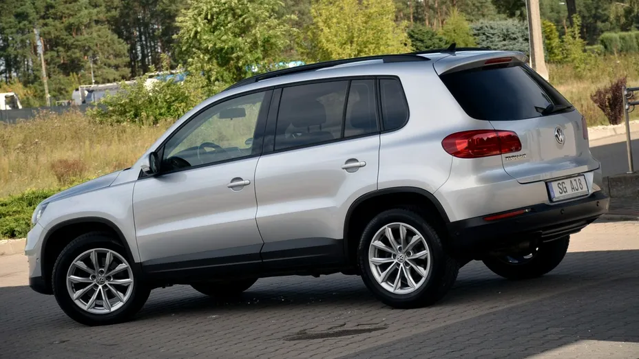 VOLKSWAGEN Tiguan -