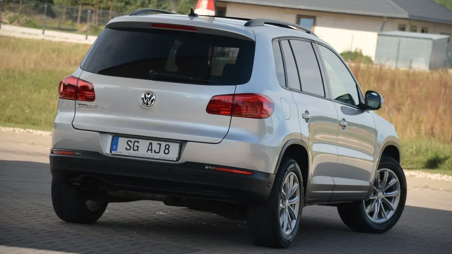 VOLKSWAGEN Tiguan -