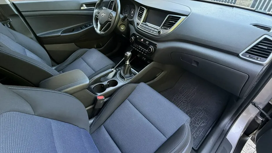 HYUNDAI Tucson -