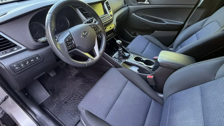 HYUNDAI Tucson -