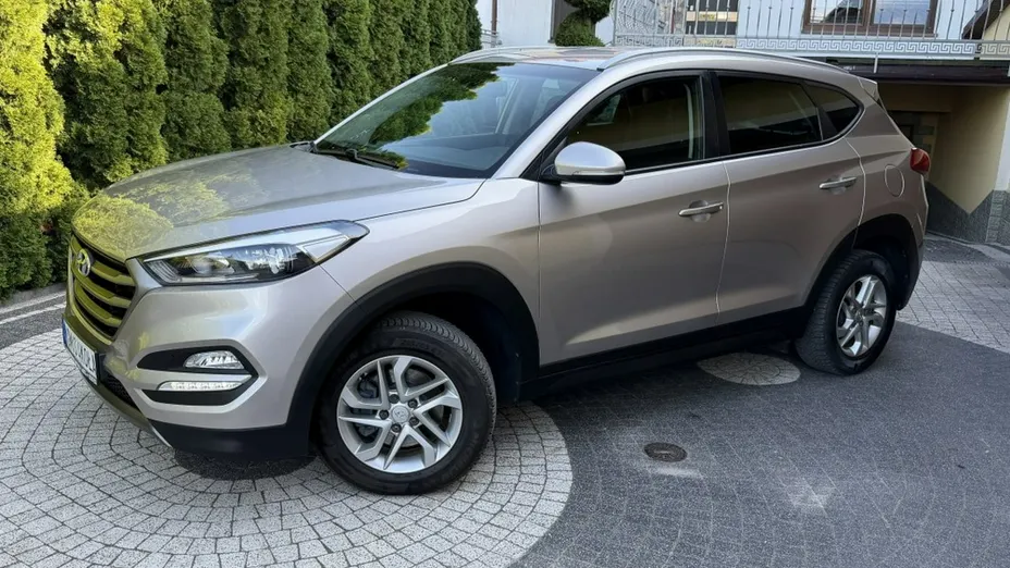 HYUNDAI Tucson -