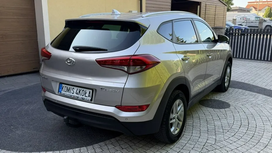 HYUNDAI Tucson -