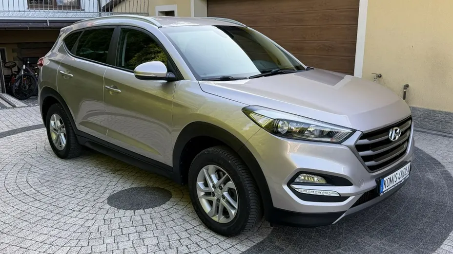 HYUNDAI Tucson -
