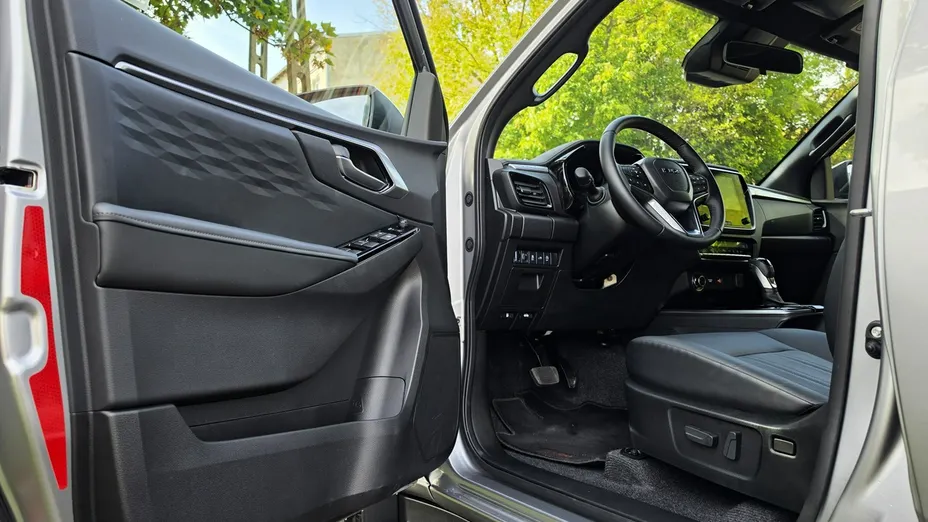 ISUZU D-Max -