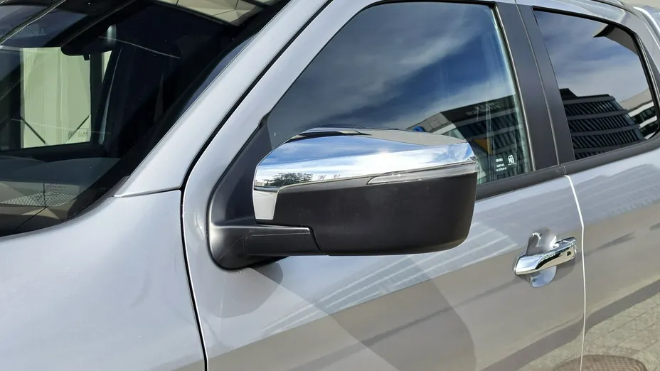 ISUZU D-Max -