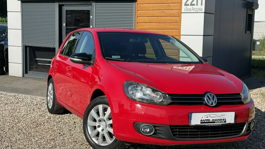 VOLKSWAGEN Golf -