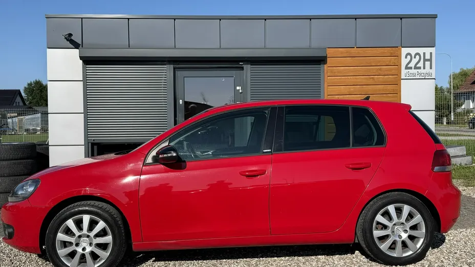 VOLKSWAGEN Golf -