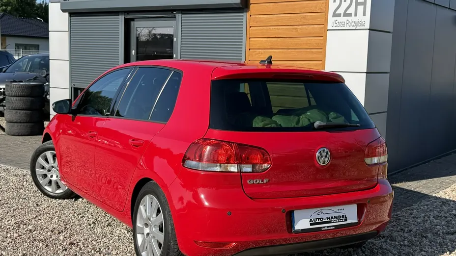 VOLKSWAGEN Golf -