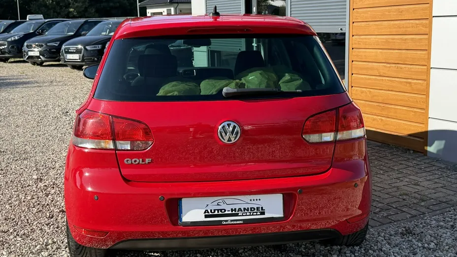VOLKSWAGEN Golf -