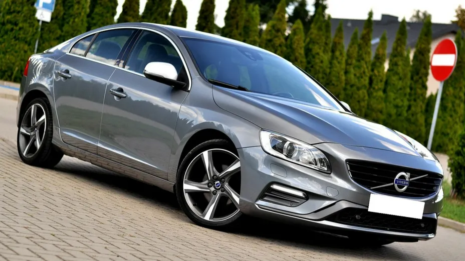 VOLVO S60 -