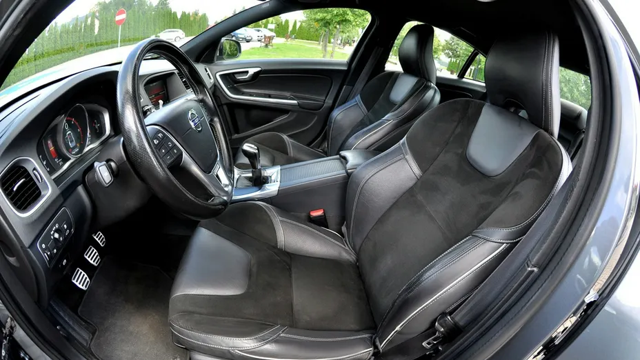 VOLVO S60 -