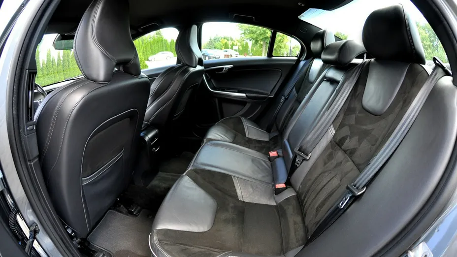 VOLVO S60 -