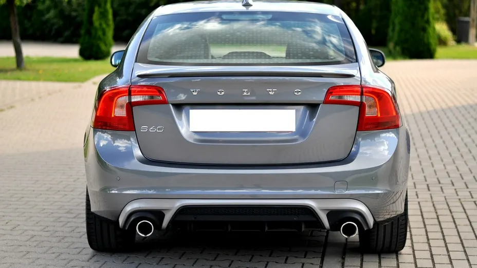 VOLVO S60 -