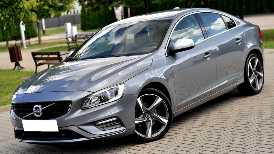 VOLVO S60 -