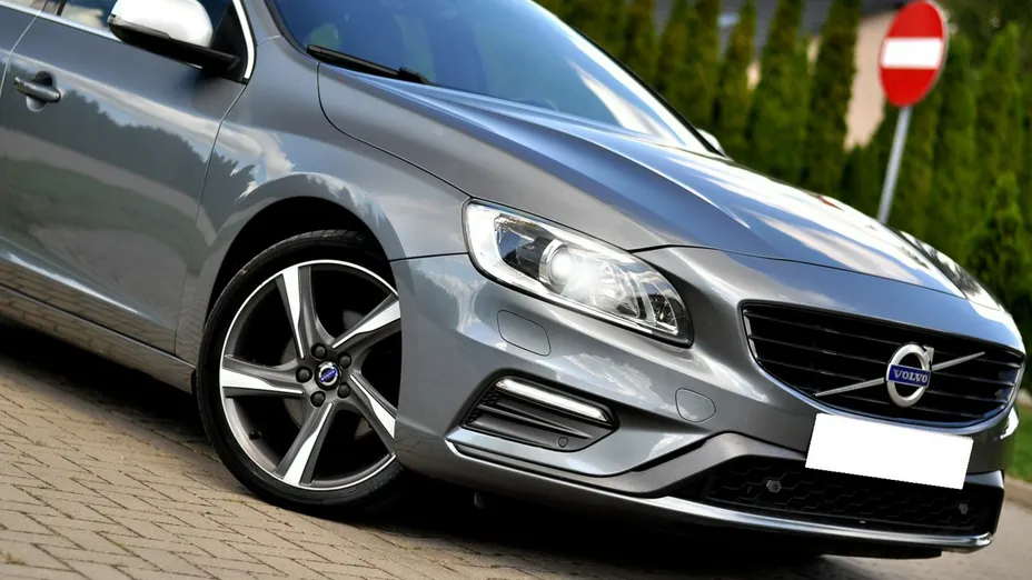 VOLVO S60 -