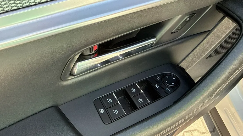 MAZDA CX-60 -