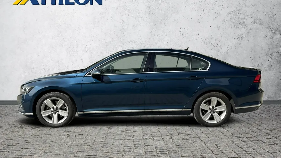 VOLKSWAGEN Passat -
