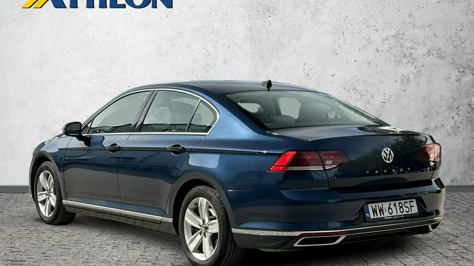 VOLKSWAGEN Passat -