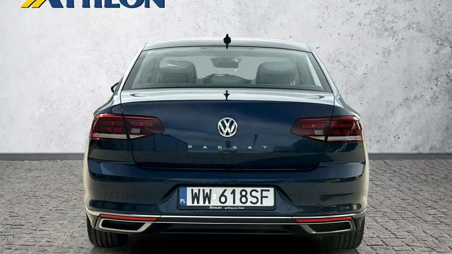 VOLKSWAGEN Passat -