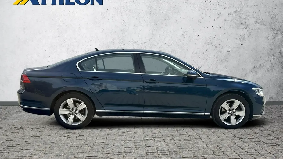 VOLKSWAGEN Passat -