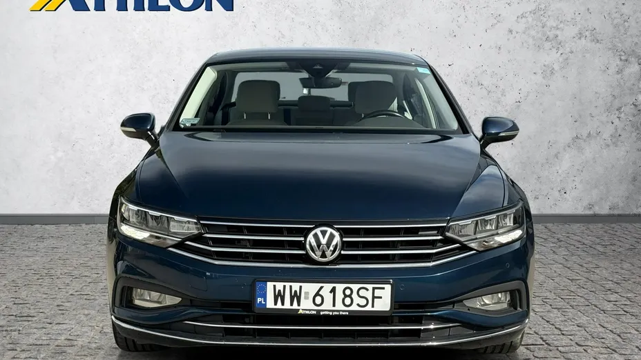 VOLKSWAGEN Passat -