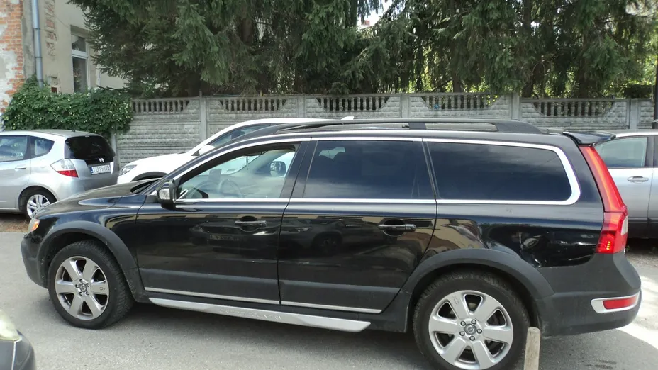 VOLVO XC70 -
