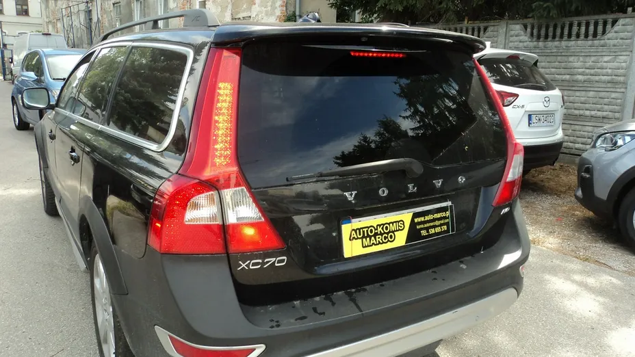 VOLVO XC70 -